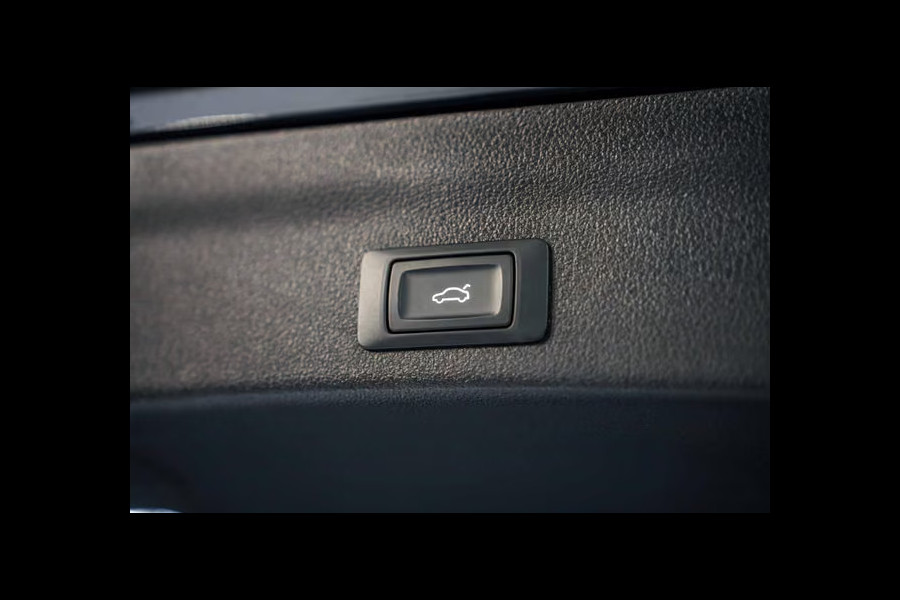 Audi A6 Avant 50 Tfsi e Quattro S-LINE ** MATRIX, LEDER, TREKH, ACC, HuD, VERW. STUUR ** 1e EIG - UNFALLFREI ** ** INFORMEER OOK NAAR ONZE AANTREKKELIJKE FINANCIAL-LEASE TARIEVEN **