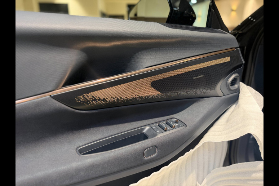 Lynk & Co 08 1.5 More|H&K|360|Pano|Stoel massage Verwarming en Ventilatie|200km elektrisch
