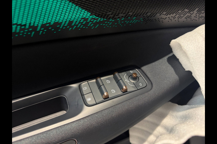 Lynk & Co 08 1.5 More|H&K|360|Pano|Stoel massage Verwarming en Ventilatie|200km elektrisch