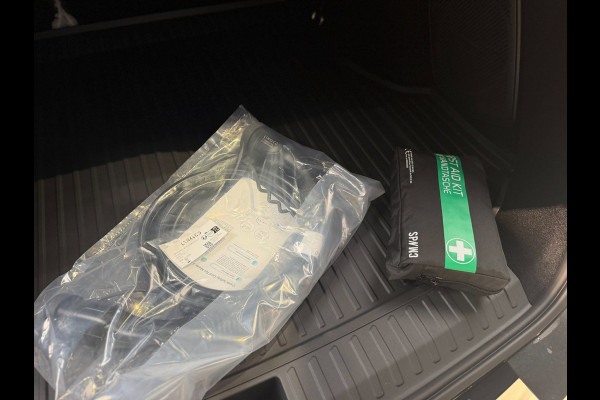 Lynk & Co 08 1.5 More|H&K|360|Pano|Stoel massage Verwarming en Ventilatie|200km elektrisch