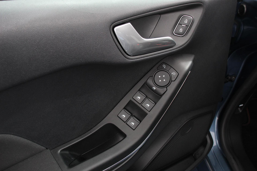 Ford Fiesta 1.0 EcoBoost 101pk ST-Line Navigatie Apple Carplay/Android Auto Camera Cruise Control Stoel- en stuurverwarming Verwarmde voorruit Getinte ramen