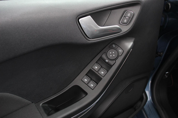 Ford Fiesta 1.0 EcoBoost 101pk ST-Line Navigatie Apple Carplay/Android Auto Camera Cruise Control Stoel- en stuurverwarming Verwarmde voorruit Getinte ramen