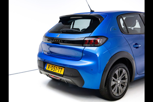 Peugeot e-208 EV Active Pack 50 kWh | SOH 98% | Stoelverwarming | Navigatie | Airco | Apple Carplay | Android auto | Cruise | All season banden