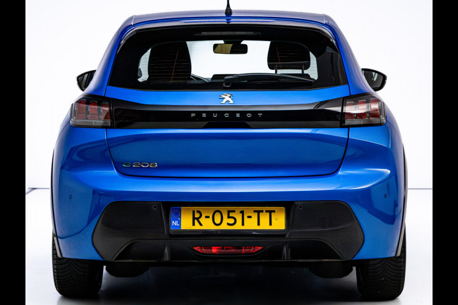 Peugeot e-208 EV Active Pack 50 kWh | SOH 98% | Stoelverwarming | Navigatie | Airco | Apple Carplay | Android auto | Cruise | All season banden