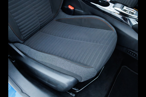 Peugeot e-208 EV Active Pack 50 kWh | SOH 98% | Stoelverwarming | Navigatie | Airco | Apple Carplay | Android auto | Cruise | All season banden