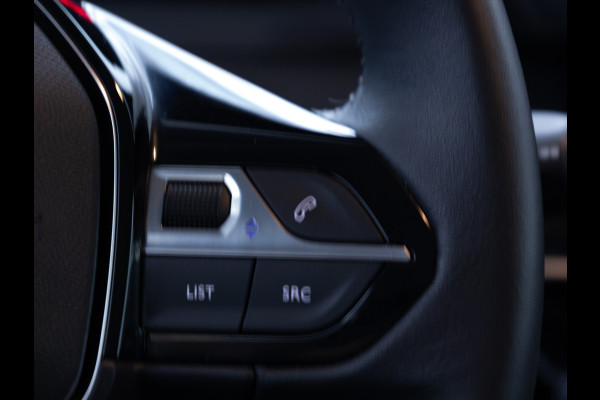 Peugeot e-208 EV Active Pack 50 kWh | SOH 98% | Stoelverwarming | Navigatie | Airco | Apple Carplay | Android auto | Cruise | All season banden