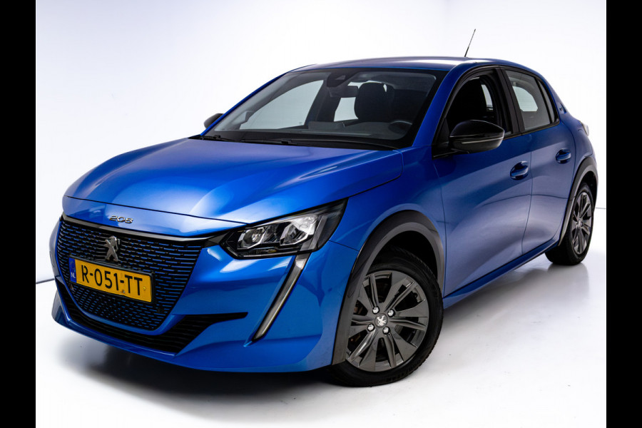 Peugeot e-208 EV Active Pack 50 kWh | SOH 98% | Stoelverwarming | Navigatie | Airco | Apple Carplay | Android auto | Cruise | All season banden