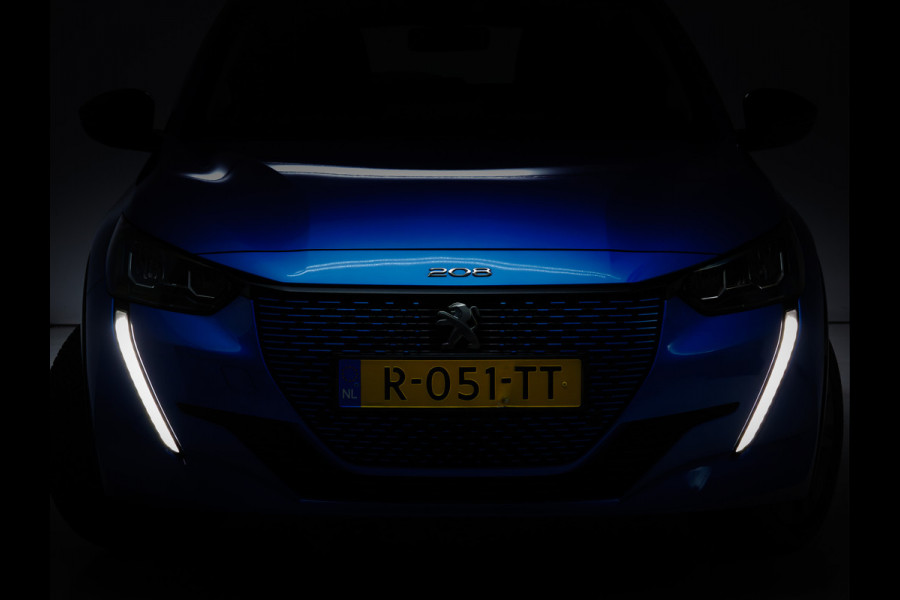 Peugeot e-208 EV Active Pack 50 kWh | SOH 98% | Stoelverwarming | Navigatie | Airco | Apple Carplay | Android auto | Cruise | All season banden