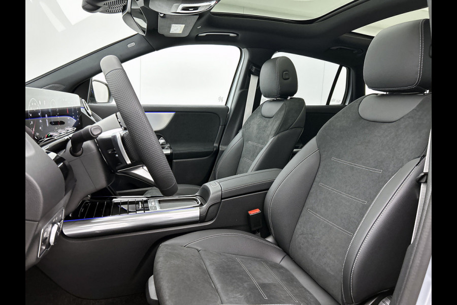 Mercedes-Benz GLA 250 e 140 Year Edition | Plus pakket | Nightpakket | Parkeerpakket | Trekhaak | Panoramaschuifdak | 20” tien-dubbelspaaks AMG velgen | Warmtewerend, donkergetint glas |