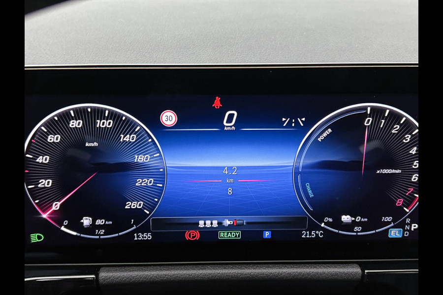 Mercedes-Benz GLA 250 e 140 Year Edition | Plus pakket | Nightpakket | Parkeerpakket | Trekhaak | Panoramaschuifdak | 20” tien-dubbelspaaks AMG velgen | Warmtewerend, donkergetint glas |