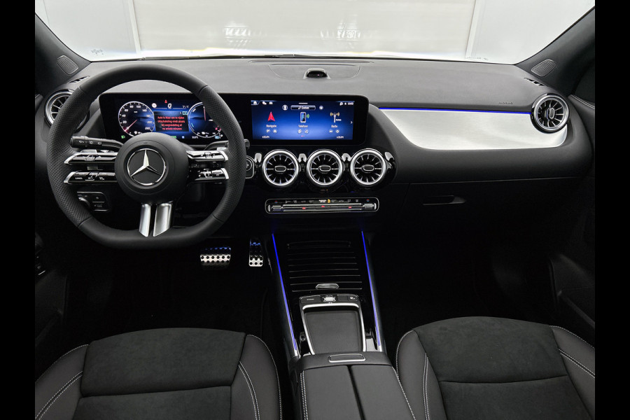 Mercedes-Benz GLA 250 e 140 Year Edition | Plus pakket | Nightpakket | Parkeerpakket | Trekhaak | Panoramaschuifdak | 20” tien-dubbelspaaks AMG velgen | Warmtewerend, donkergetint glas |