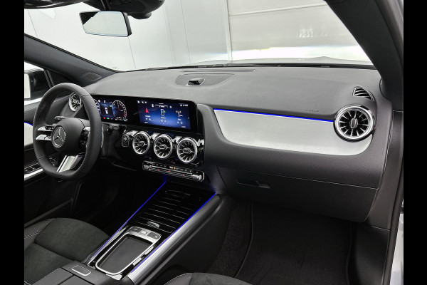 Mercedes-Benz GLA 250 e 140 Year Edition | Plus pakket | Nightpakket | Parkeerpakket | Trekhaak | Panoramaschuifdak | 20” tien-dubbelspaaks AMG velgen | Warmtewerend, donkergetint glas |