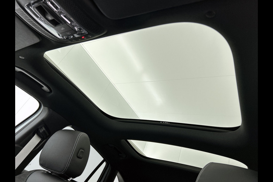 Mercedes-Benz GLA 250 e 140 Year Edition | Plus pakket | Nightpakket | Parkeerpakket | Trekhaak | Panoramaschuifdak | 20” tien-dubbelspaaks AMG velgen | Warmtewerend, donkergetint glas |