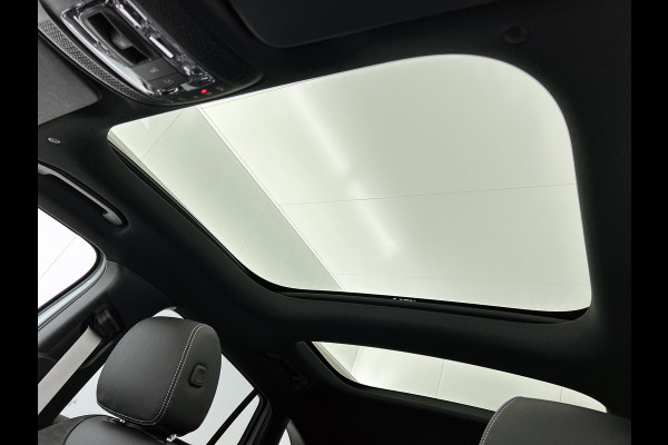 Mercedes-Benz GLA 250 e 140 Year Edition | Plus pakket | Nightpakket | Parkeerpakket | Trekhaak | Panoramaschuifdak | 20” tien-dubbelspaaks AMG velgen | Warmtewerend, donkergetint glas |