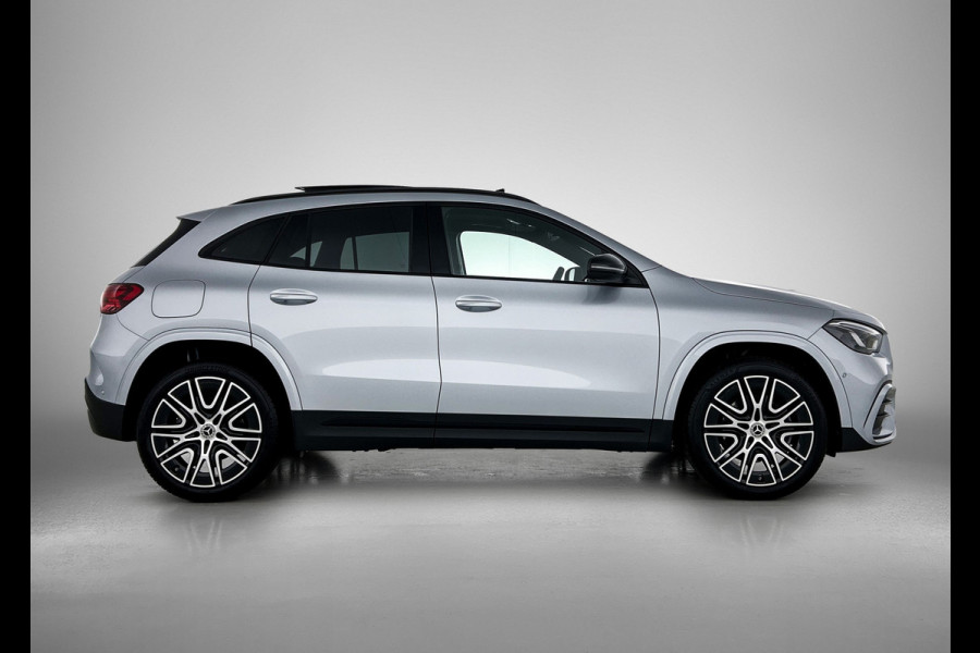 Mercedes-Benz GLA 250 e 140 Year Edition | Plus pakket | Nightpakket | Parkeerpakket | Trekhaak | Panoramaschuifdak | 20” tien-dubbelspaaks AMG velgen | Warmtewerend, donkergetint glas |