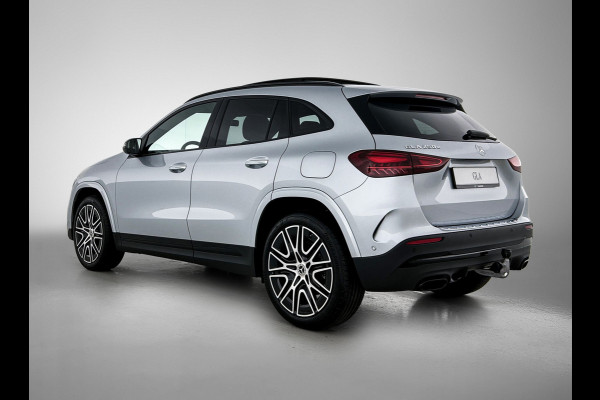 Mercedes-Benz GLA 250 e 140 Year Edition | Plus pakket | Nightpakket | Parkeerpakket | Trekhaak | Panoramaschuifdak | 20” tien-dubbelspaaks AMG velgen | Warmtewerend, donkergetint glas |