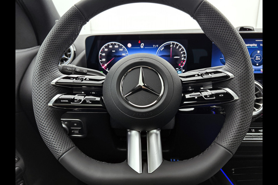 Mercedes-Benz GLA 250 e 140 Year Edition | Plus pakket | Nightpakket | Parkeerpakket | Trekhaak | Panoramaschuifdak | 20” tien-dubbelspaaks AMG velgen | Warmtewerend, donkergetint glas |