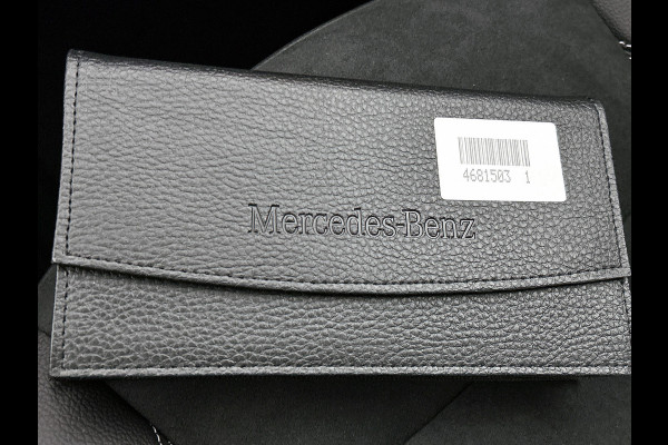 Mercedes-Benz GLA 250 e 140 Year Edition | Plus pakket | Nightpakket | Parkeerpakket | Trekhaak | Panoramaschuifdak | 20” tien-dubbelspaaks AMG velgen | Warmtewerend, donkergetint glas |