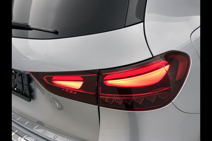 Mercedes-Benz GLA 250 e 140 Year Edition | Plus pakket | Nightpakket | Parkeerpakket | Trekhaak | Panoramaschuifdak | 20” tien-dubbelspaaks AMG velgen | Warmtewerend, donkergetint glas |