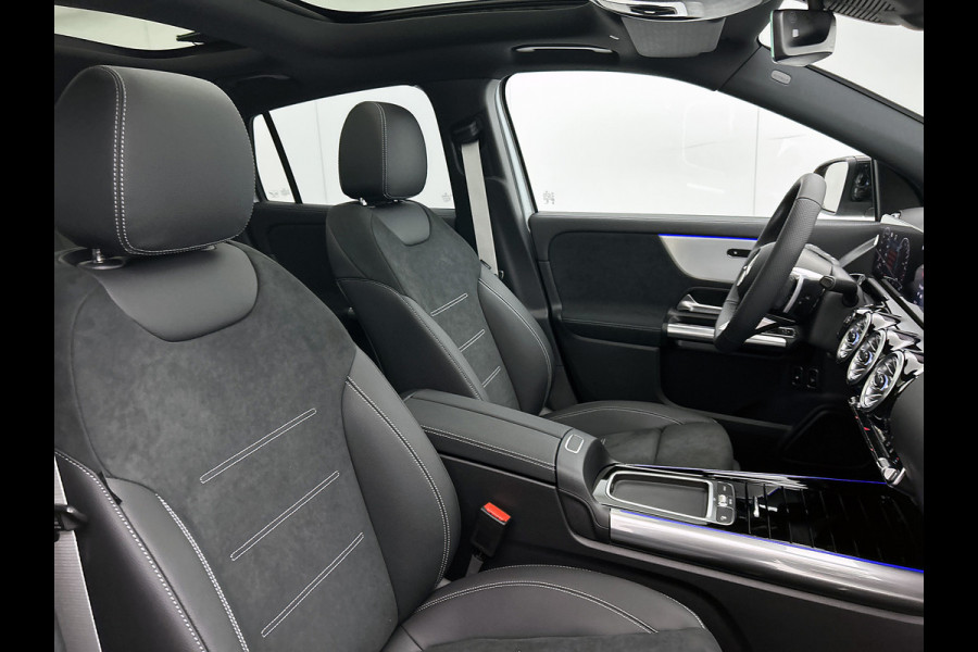 Mercedes-Benz GLA 250 e 140 Year Edition | Plus pakket | Nightpakket | Parkeerpakket | Trekhaak | Panoramaschuifdak | 20” tien-dubbelspaaks AMG velgen | Warmtewerend, donkergetint glas |