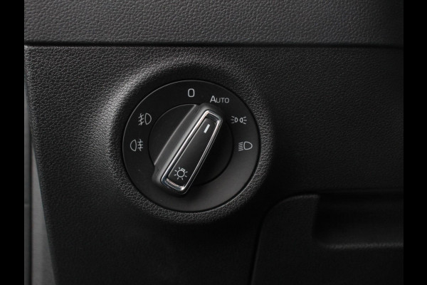 Škoda Karoq 1.5 TSI 150pk Automaat Style Climate Control Cruise Control LED Lichtmetalen velgen Navigatie Apple Carplay/ Android Auto Keyless