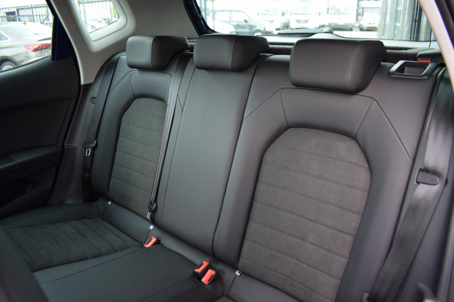 Seat Arona 1.0 TSI Style Business Intense | Apple CarPlay | ACC | Sportstoelen | Alcantara