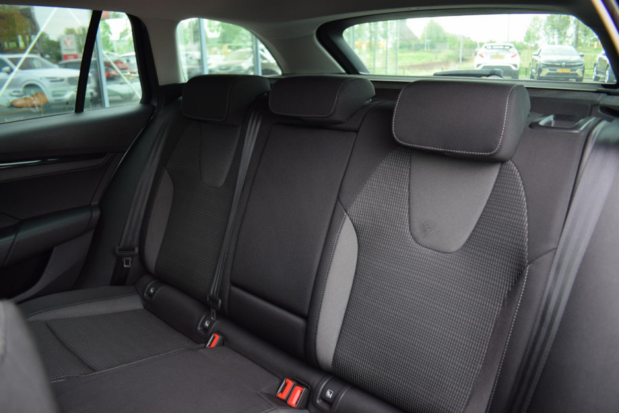 Škoda Octavia Combi 1.0 TSI Business Edition | Trekhaak | Apple CarPlay | Virtual | Keyless
