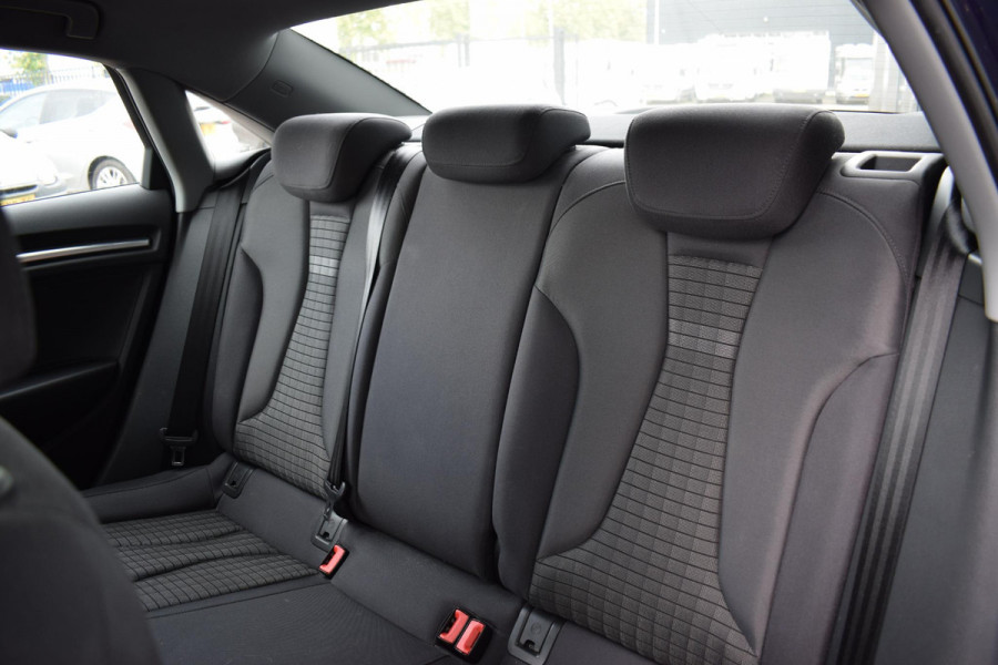 Audi A3 Limousine 30 TFSI Advance | Sportstoelen | Climate | Cruise | Sensoren