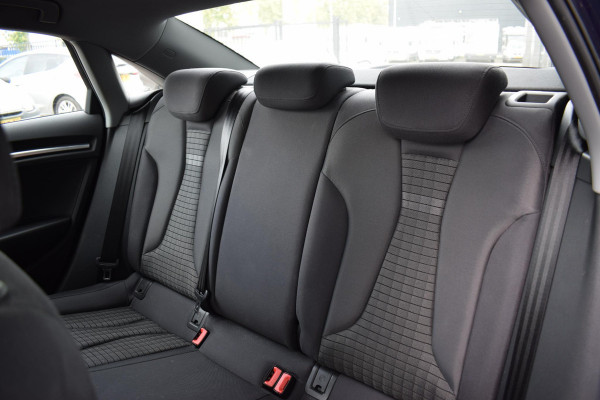 Audi A3 Limousine 30 TFSI Advance | Sportstoelen | Climate | Cruise | Sensoren