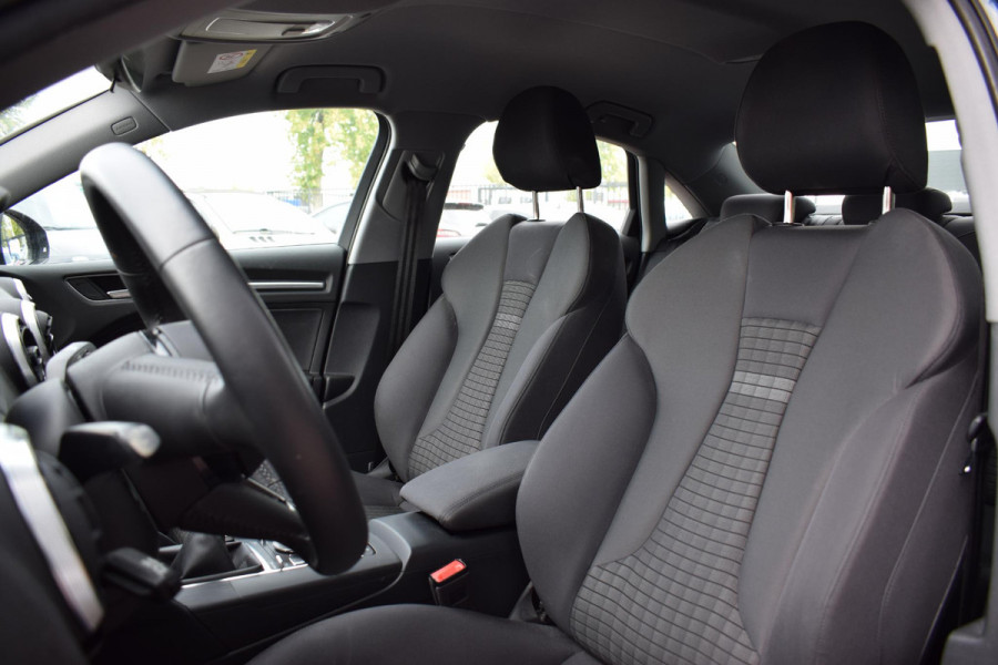 Audi A3 Limousine 30 TFSI Advance | Sportstoelen | Climate | Cruise | Sensoren