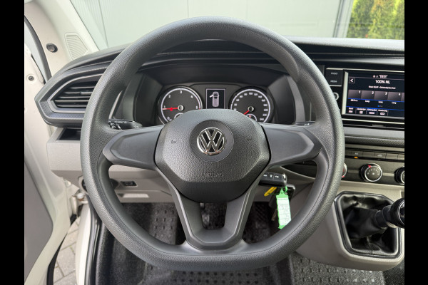 Volkswagen Transporter 2.0 TDI 111 PK / L2H1 / DUBBELE CABINE / 1e EIG. / TREKHAAK / CRUISE / CARPLAY / AIRCO / PDC