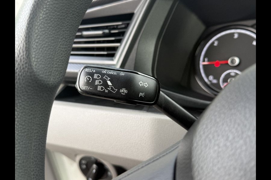 Volkswagen Transporter 2.0 TDI 111 PK / L2H1 / DUBBELE CABINE / 1e EIG. / TREKHAAK / CRUISE / CARPLAY / AIRCO / PDC