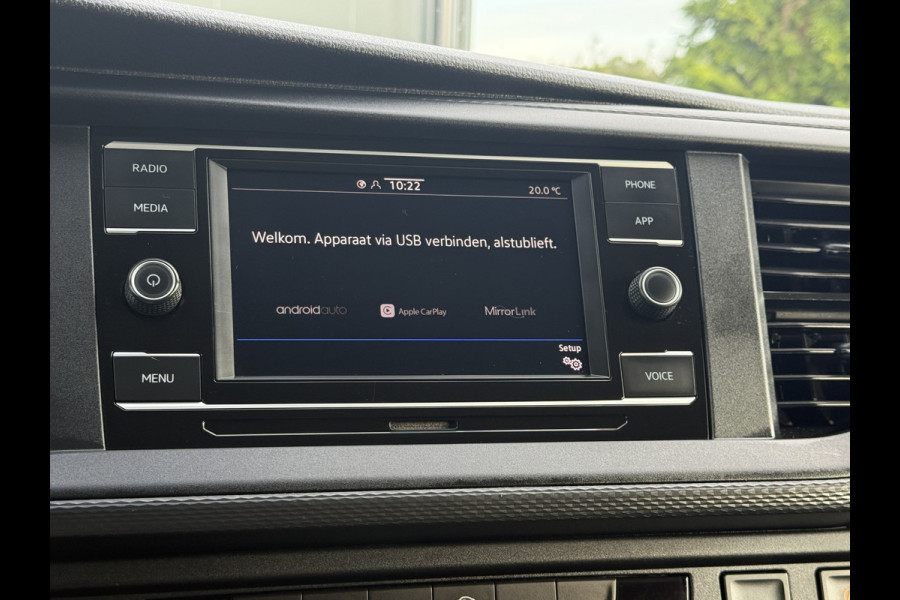 Volkswagen Transporter 2.0 TDI 111 PK / L2H1 / DUBBELE CABINE / 1e EIG. / TREKHAAK / CRUISE / CARPLAY / AIRCO / PDC