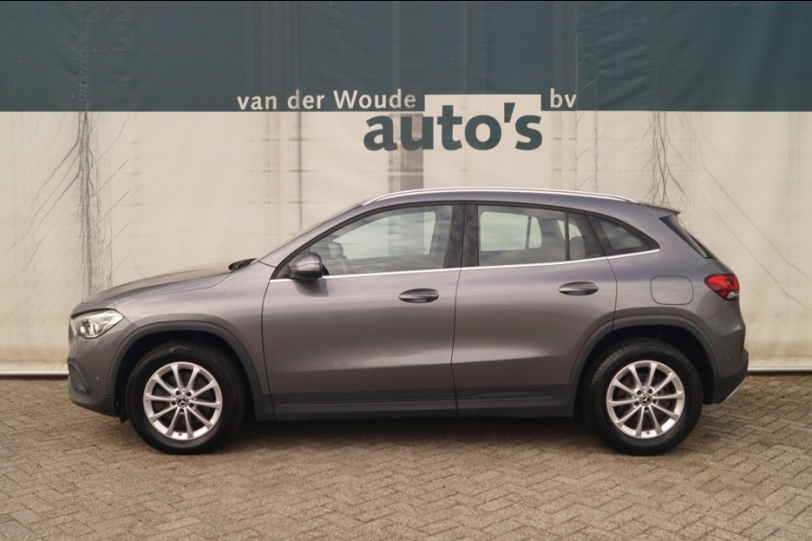 Mercedes-Benz GLA 180d Automaat Business Solution -ECC-NAVI-TREKHAAK-
