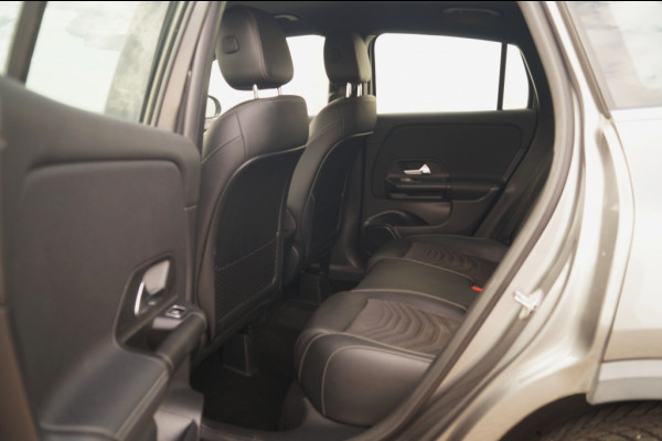 Mercedes-Benz GLA 180d Automaat Business Solution -ECC-NAVI-TREKHAAK-