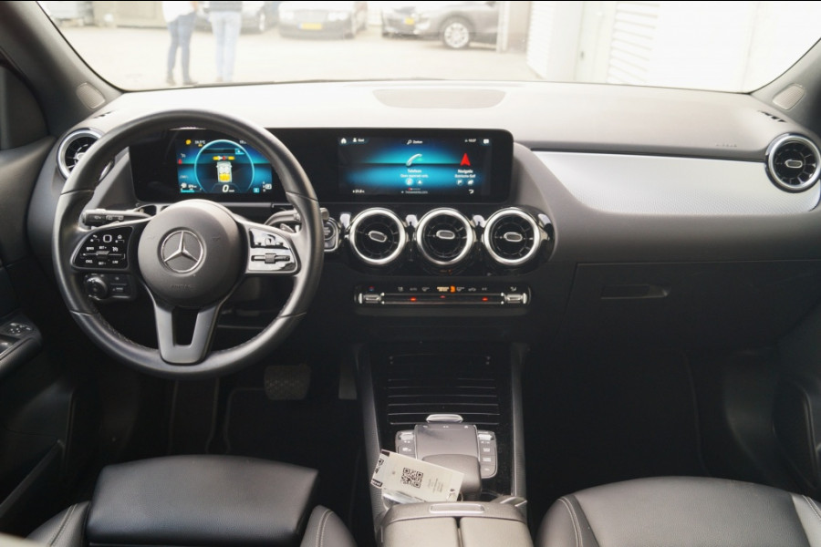 Mercedes-Benz GLA 180d Automaat Business Solution -ECC-NAVI-TREKHAAK-