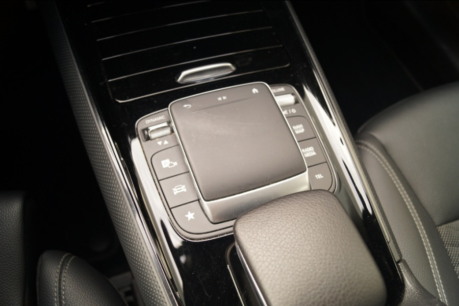 Mercedes-Benz GLA 180d Automaat Business Solution -ECC-NAVI-TREKHAAK-