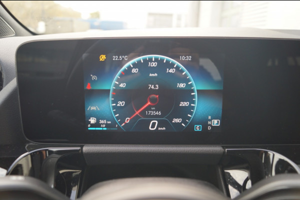 Mercedes-Benz GLA 180d Automaat Business Solution -ECC-NAVI-TREKHAAK-