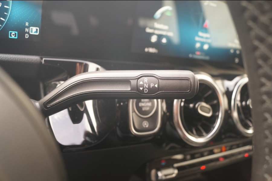 Mercedes-Benz GLA 180d Automaat Business Solution -ECC-NAVI-TREKHAAK-