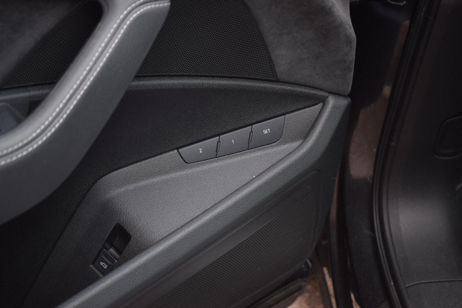 Audi e-tron 50 quattro S edition 71 kWh | Pano | Memory | Camera | Sportstoelen