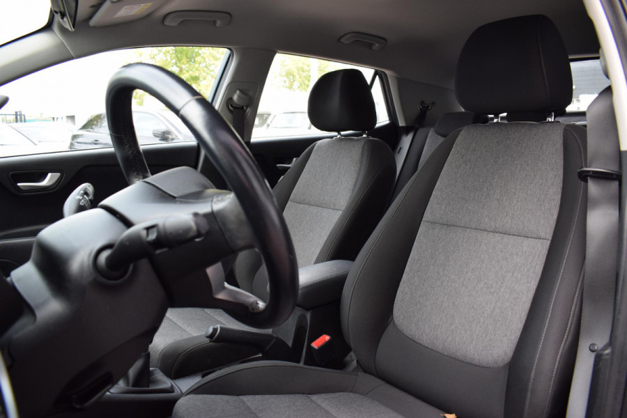 Kia Stonic 1.0 T-GDi DynamicLine | Apple CarPlay | Camera | Cruise | Climate