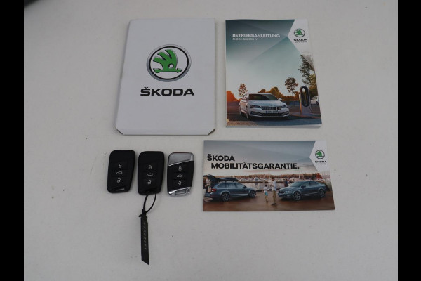 Škoda Superb Combi 1.4 TSI iV Laurin & Klement | SOH 95.8% | Trekhaak | Leder | Virtual Dashboard | Stoelverwarming | Memory | Virtual Dashboard | Park assist | Cruise control | Navigatie | Carplay |