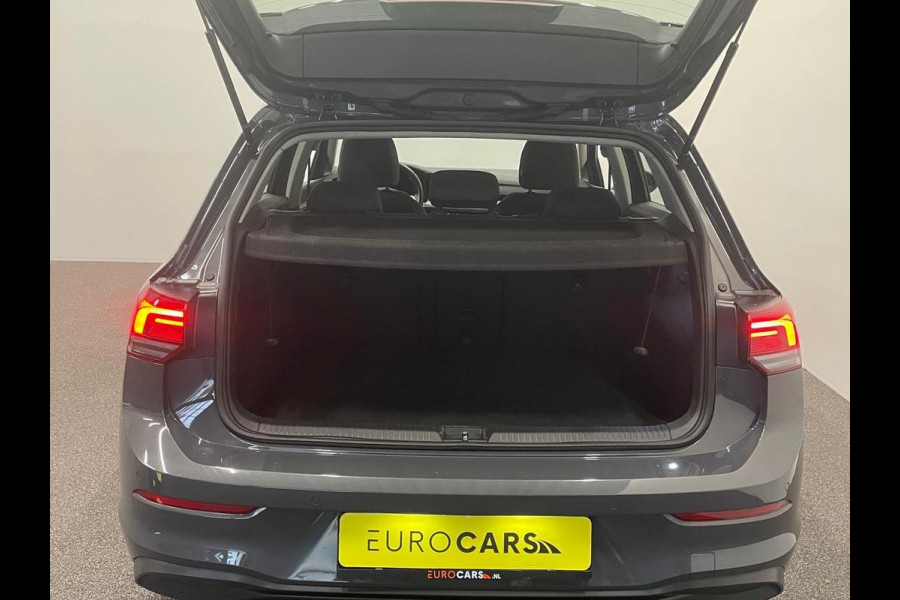 Volkswagen Golf 1.0 eTSI 110pk Automaat Life Navigatie Apple Carplay/Android Auto Parkeersensoren Adaptieve Cruise Control Sfeerverlichting Virtual Cockpit Climate Control Lichtmetalen velgen