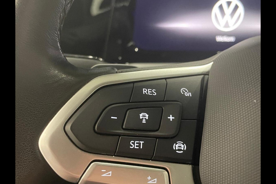 Volkswagen Golf 1.0 eTSI 110pk Automaat Life Navigatie Apple Carplay/Android Auto Parkeersensoren Adaptieve Cruise Control Sfeerverlichting Virtual Cockpit Climate Control Lichtmetalen velgen