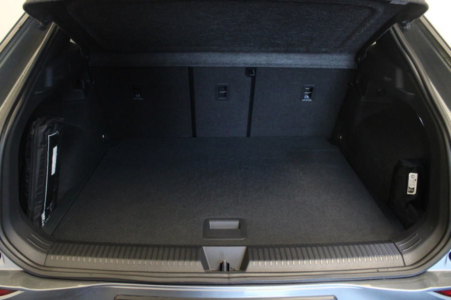 Volkswagen T-Roc 1.5 eTSI R-Line |Camera|Stoel/stuur verw.|