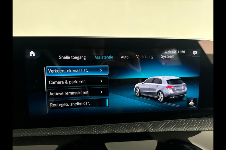 Mercedes-Benz A-Klasse 200 AMG Keyless|Dodehoek|Blindspot|ACC|360 Camera
