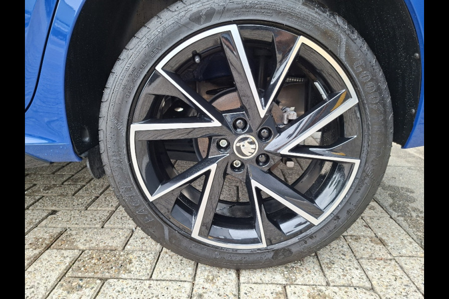 Škoda Kamiq 1.0 TSI Monte Carlo * 29.000KM! * Panoramadak * Stoelverwarming * Carplay * Full Led *