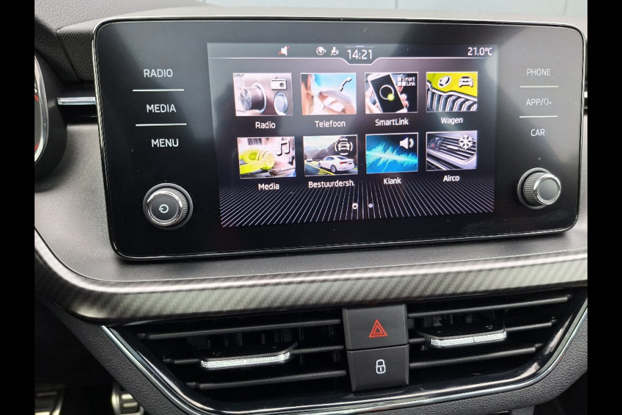 Škoda Kamiq 1.0 TSI Monte Carlo * 29.000KM! * Panoramadak * Stoelverwarming * Carplay * Full Led *