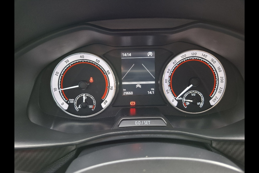 Škoda Kamiq 1.0 TSI Monte Carlo * 29.000KM! * Panoramadak * Stoelverwarming * Carplay * Full Led *