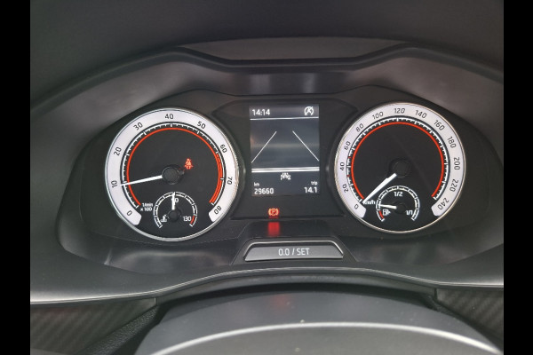 Škoda Kamiq 1.0 TSI Monte Carlo * 29.000KM! * Panoramadak * Stoelverwarming * Carplay * Full Led *